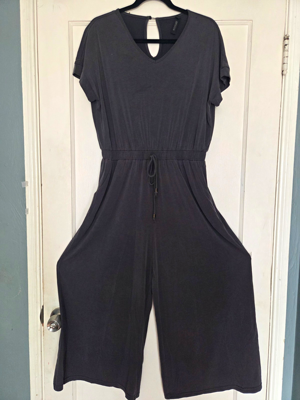 ROOLEE Gray Jumpsuit Sz L Short Sleeve V-Neck Wide-Leg Drawstring Waist Errands